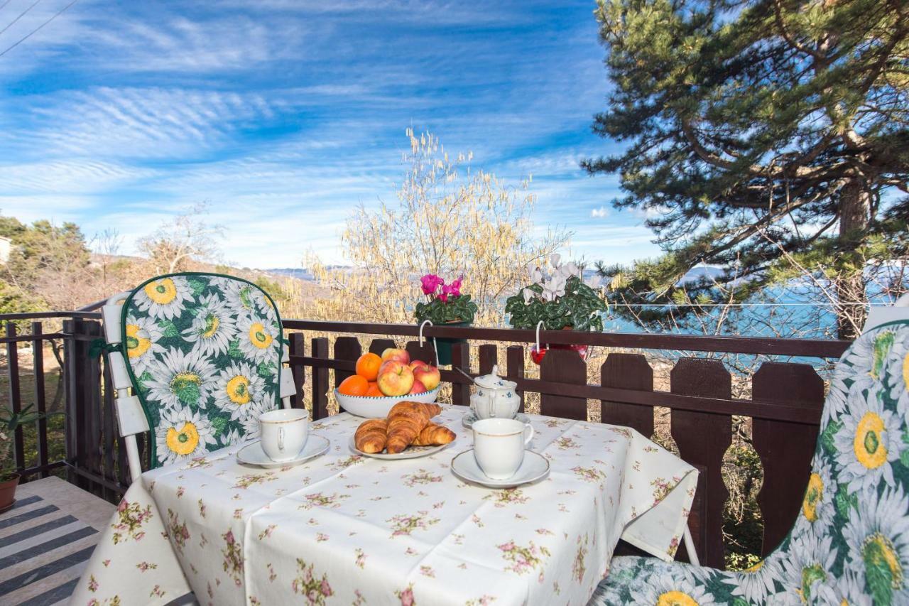 Comfy And Warm Ap With Balcony Surrounded With Beautiful Nature Lovran Exterior photo