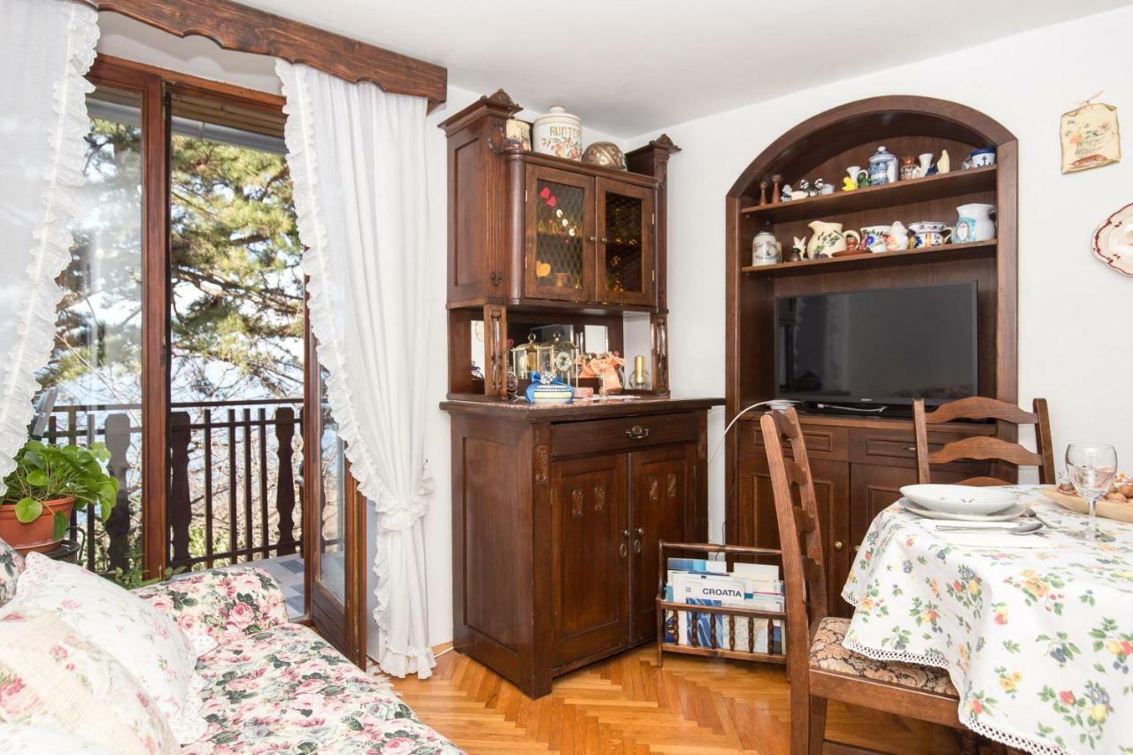 Comfy And Warm Ap With Balcony Surrounded With Beautiful Nature Lovran Exterior photo